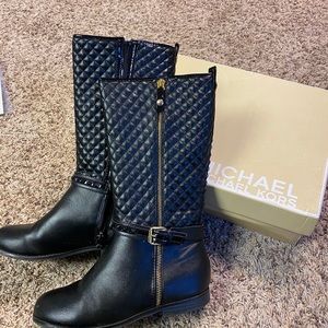Girls boots Michael Kors size 4